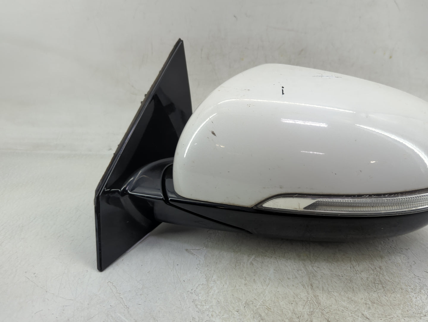 2016-2020 Kia Sorento Driver Side View Mirror - Left Door Mirror OEM Used - Oemusedautoparts1.com