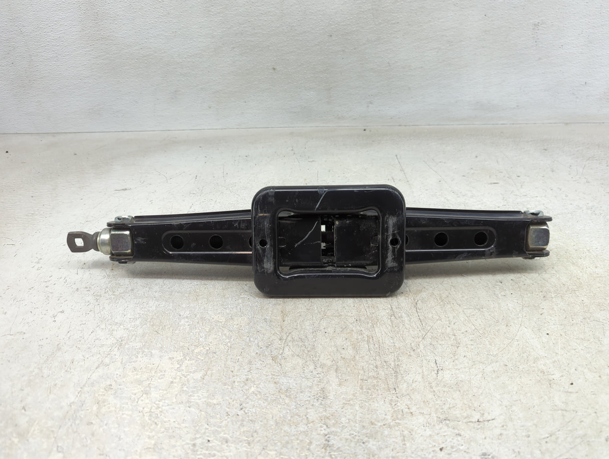 2016 Kia Sorento Spare Scissor Car Jack - Oemusedautoparts1.com