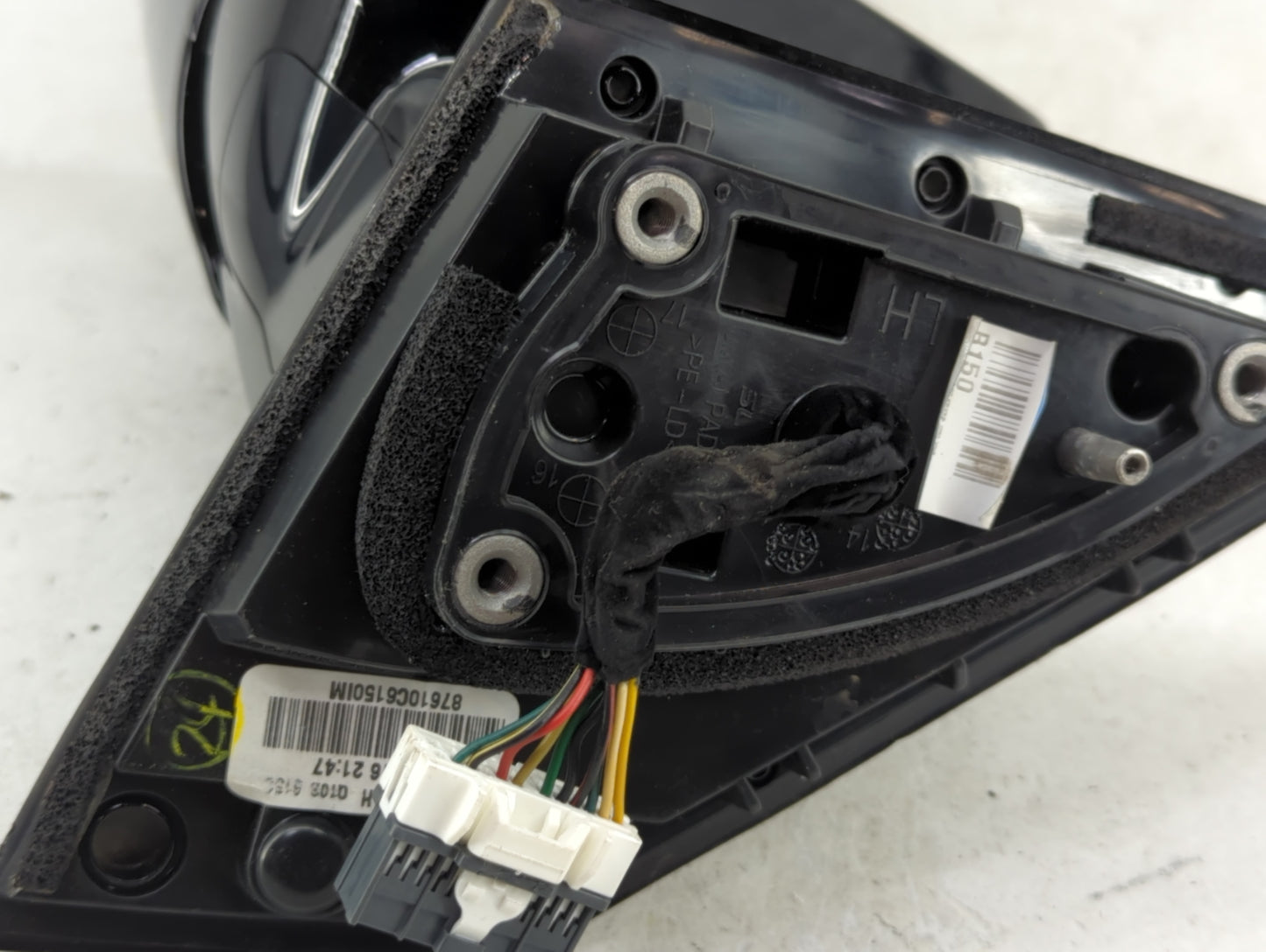 2016-2020 Kia Sorento Driver Side View Mirror - Left Door Mirror OEM Used - Oemusedautoparts1.com