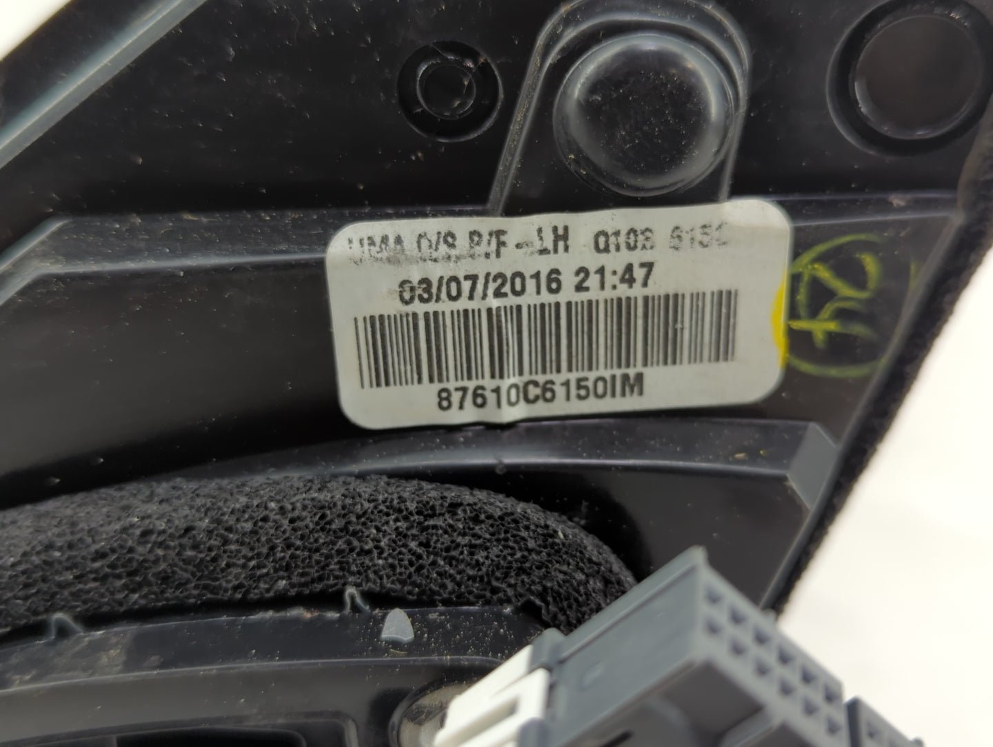 2016-2020 Kia Sorento Driver Side View Mirror - Left Door Mirror OEM Used - Oemusedautoparts1.com