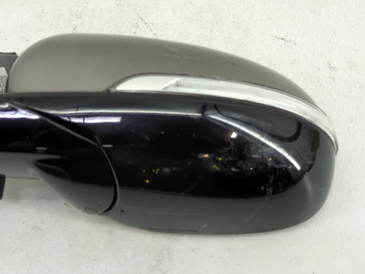 2016-2020 Kia Sorento Driver Side View Mirror - Left Door Mirror OEM Used - Oemusedautoparts1.com