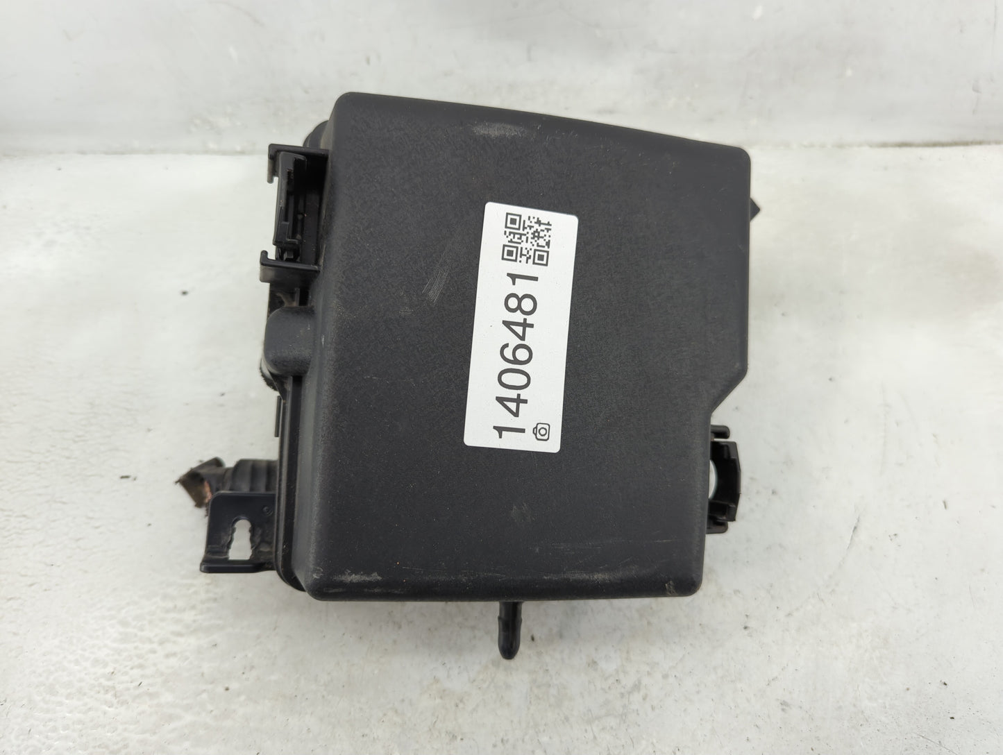 2016-2018 Kia Sorento Fusebox Fuse Box Panel Relay Module P/N:91851-C6200 Fits Fits 2016 2017 2018 OEM Used Auto Parts - Oem