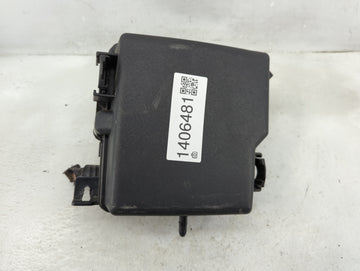 2016-2018 Kia Sorento Fusebox Fuse Box Panel Relay Module P/N:91851-C6200 Fits Fits 2016 2017 2018 OEM Used Auto Parts - Oem