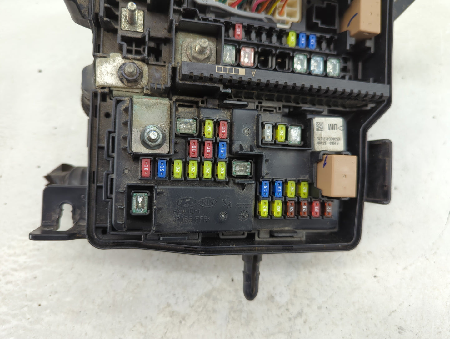 2016-2018 Kia Sorento Fusebox Fuse Box Panel Relay Module P/N:91851-C6200 Fits Fits 2016 2017 2018 OEM Used Auto Parts - Oem