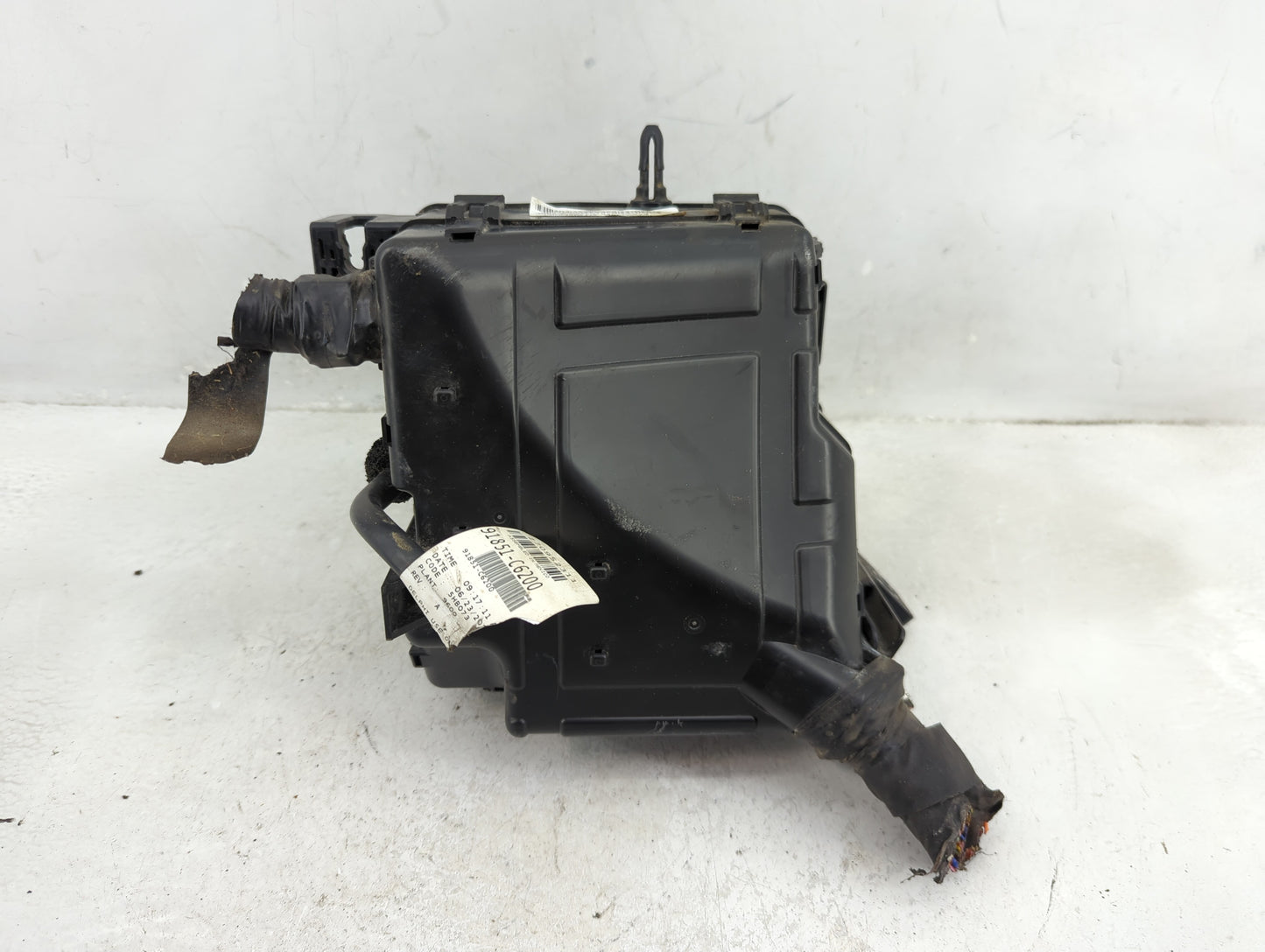 2016-2018 Kia Sorento Fusebox Fuse Box Panel Relay Module P/N:91851-C6200 Fits Fits 2016 2017 2018 OEM Used Auto Parts - Oem