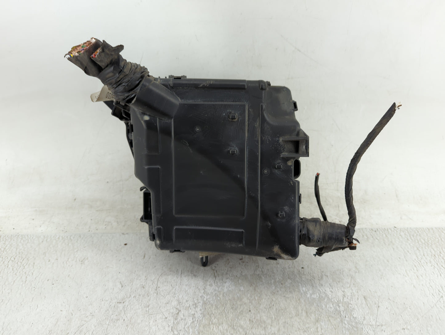 2016-2018 Kia Sorento Fusebox Fuse Box Panel Relay Module P/N:91200C6040 Fits Fits 2016 2017 2018 OEM Used Auto Parts - Oemu