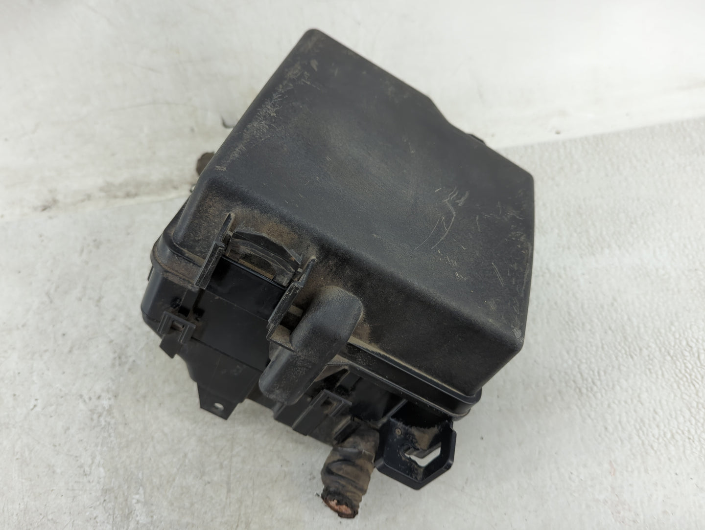 2016-2018 Kia Sorento Fusebox Fuse Box Panel Relay Module P/N:91200C6040 Fits Fits 2016 2017 2018 OEM Used Auto Parts - Oemu