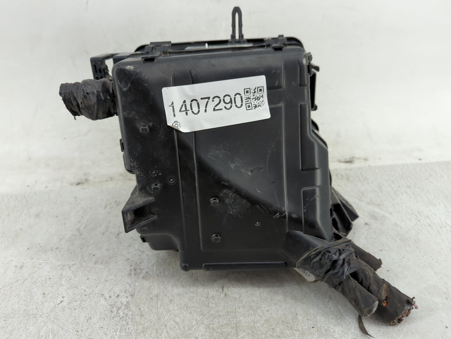 2016-2018 Kia Sorento Fusebox Fuse Box Panel Relay Module P/N:91200C6040 Fits Fits 2016 2017 2018 OEM Used Auto Parts - Oemu
