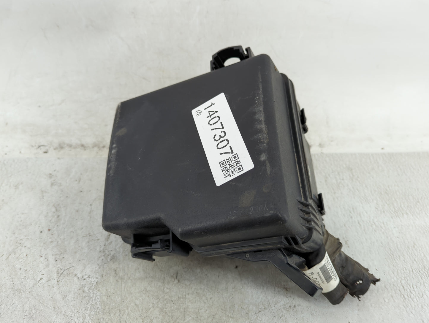 2016-2018 Kia Sorento Fusebox Fuse Box Panel Relay Module Fits Fits 2016 2017 2018 OEM Used Auto Parts - Oemusedautoparts1.c