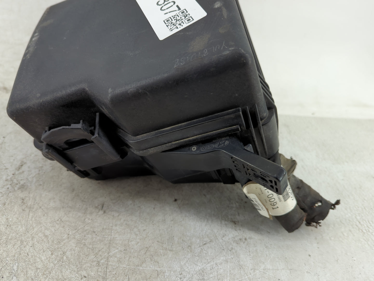 2016-2018 Kia Sorento Fusebox Fuse Box Panel Relay Module Fits Fits 2016 2017 2018 OEM Used Auto Parts - Oemusedautoparts1.c