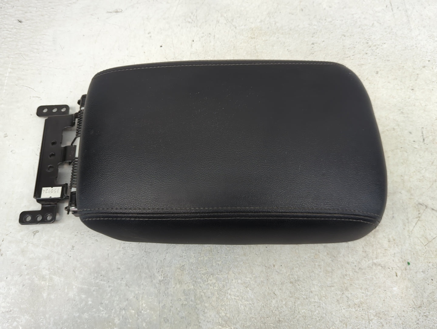 2016 Kia Sorento Center Console Armrest Cover Lid Fits OEM Used Auto Parts - Oemusedautoparts1.com
