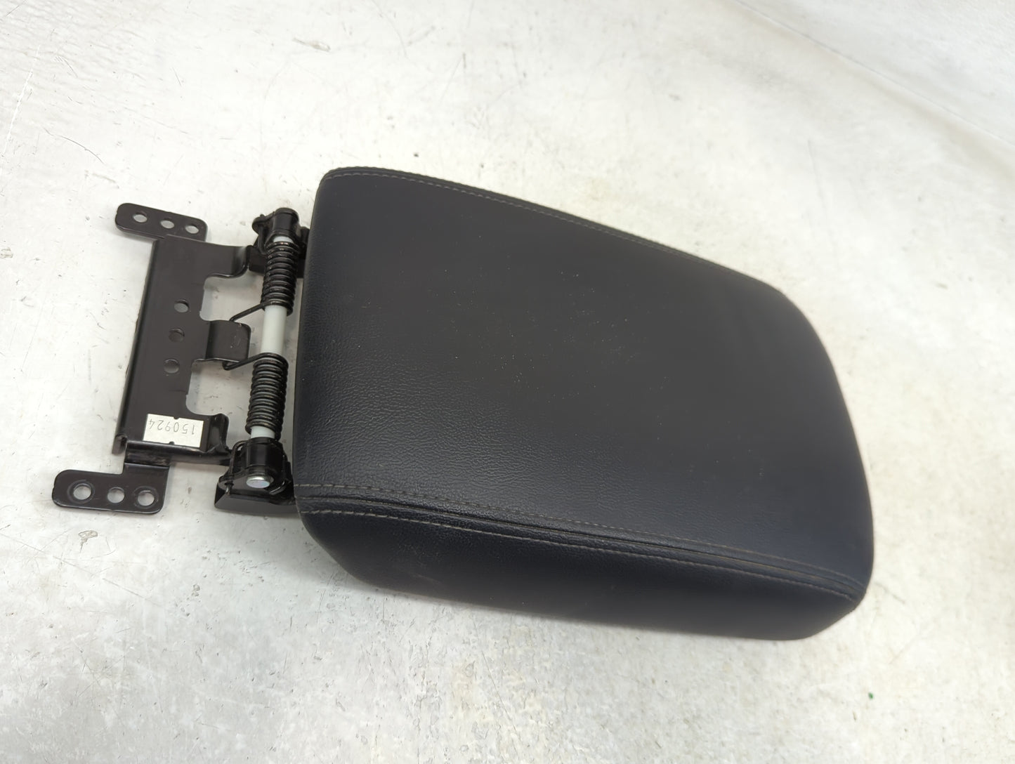 2016 Kia Sorento Center Console Armrest Cover Lid Fits OEM Used Auto Parts - Oemusedautoparts1.com