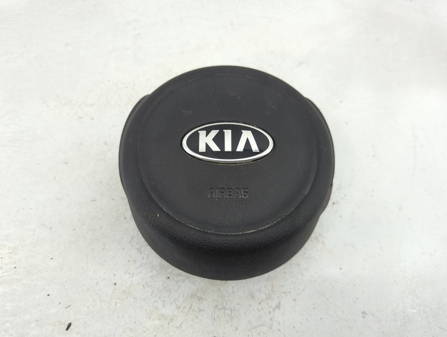 2016-2018 Kia Sorento Air Bag Driver Left Steering Wheel Mounted Fits Fits 2016 2017 2018 OEM Used Auto Parts - Oemusedautop