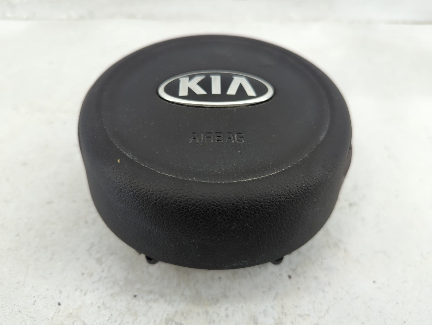 2016-2018 Kia Sorento Air Bag Driver Left Steering Wheel Mounted Fits Fits 2016 2017 2018 OEM Used Auto Parts - Oemusedautop