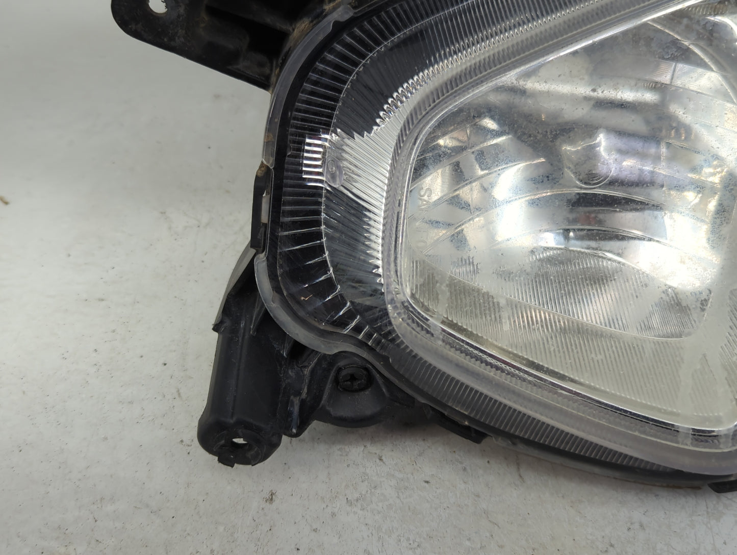 2016-2018 Kia Sorento Passenger Right Oem Fog Light Lamp - Oemusedautoparts1.com