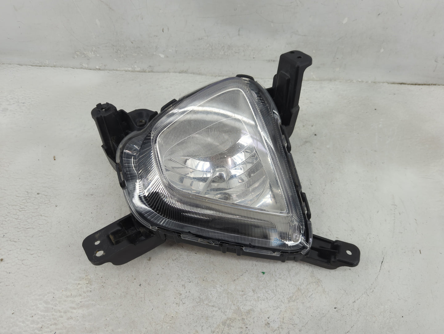2016-2018 Kia Sorento Driver Left Oem Fog Light Lamp - Oemusedautoparts1.com