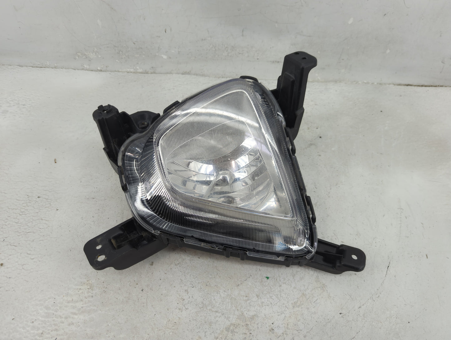 2016-2018 Kia Sorento Driver Left Oem Fog Light Lamp - Oemusedautoparts1.com