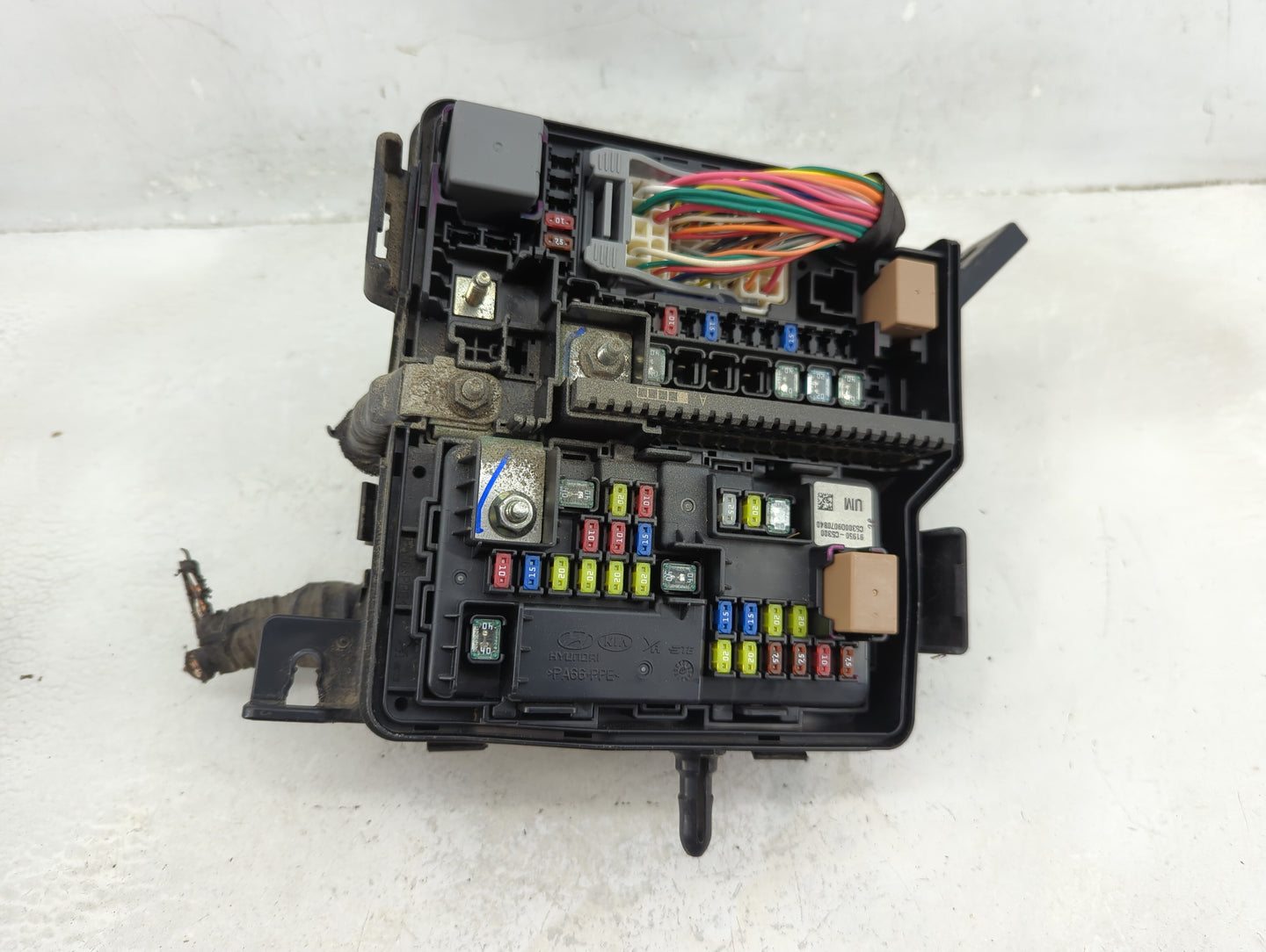 2016-2018 Kia Sorento Fusebox Fuse Box Panel Relay Module Fits Fits 2016 2017 2018 OEM Used Auto Parts - Oemusedautoparts1.c