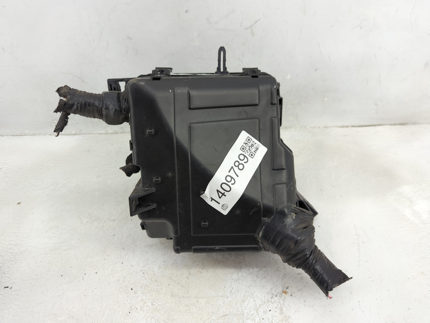 2016-2018 Kia Sorento Fusebox Fuse Box Panel Relay Module Fits Fits 2016 2017 2018 OEM Used Auto Parts - Oemusedautoparts1.c