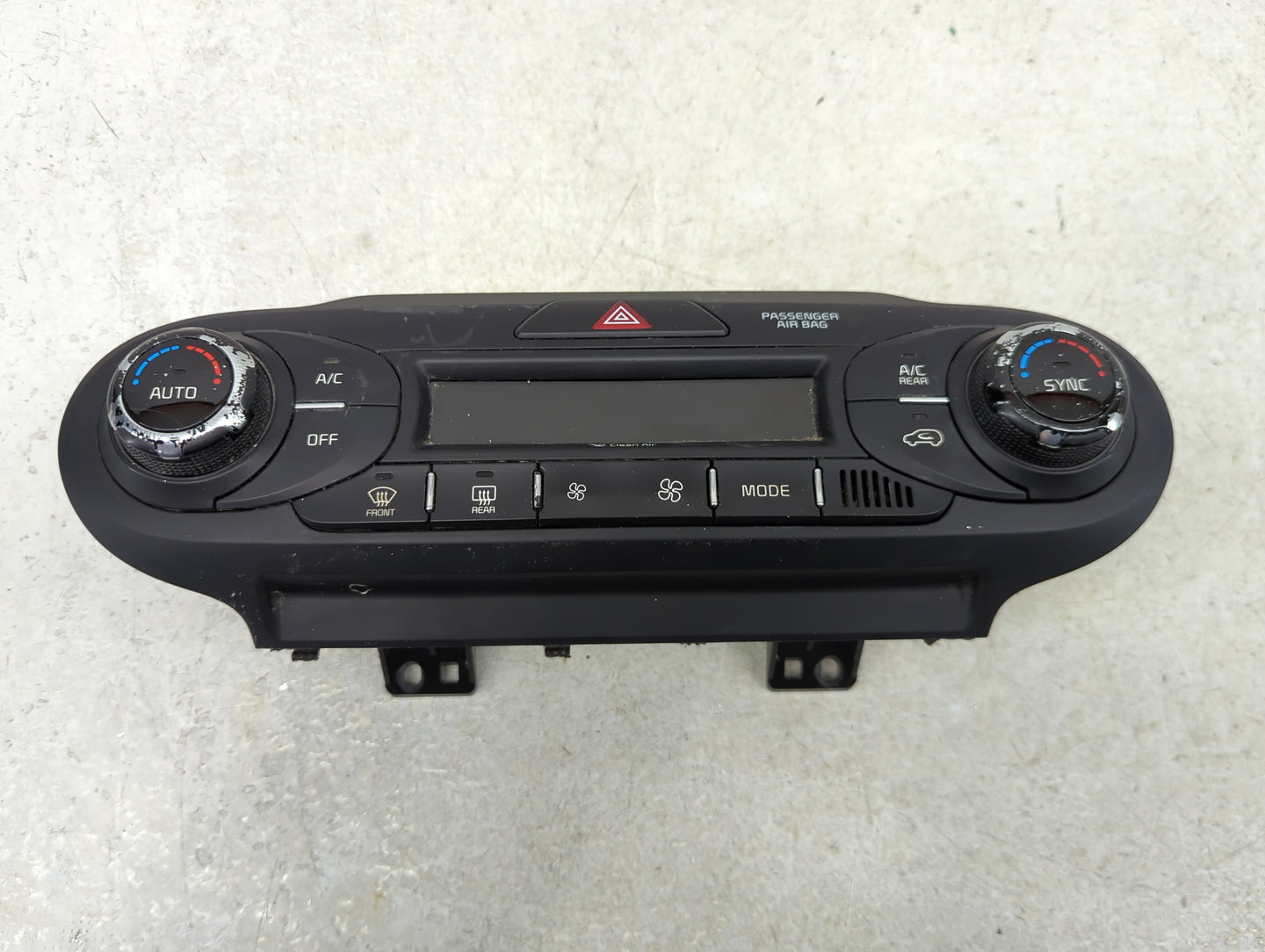 2016 Kia Sorento Climate Control Module Temperature AC/Heater Replacement P/N:97250-CS350 Fits OEM Used Auto Parts - Oemused