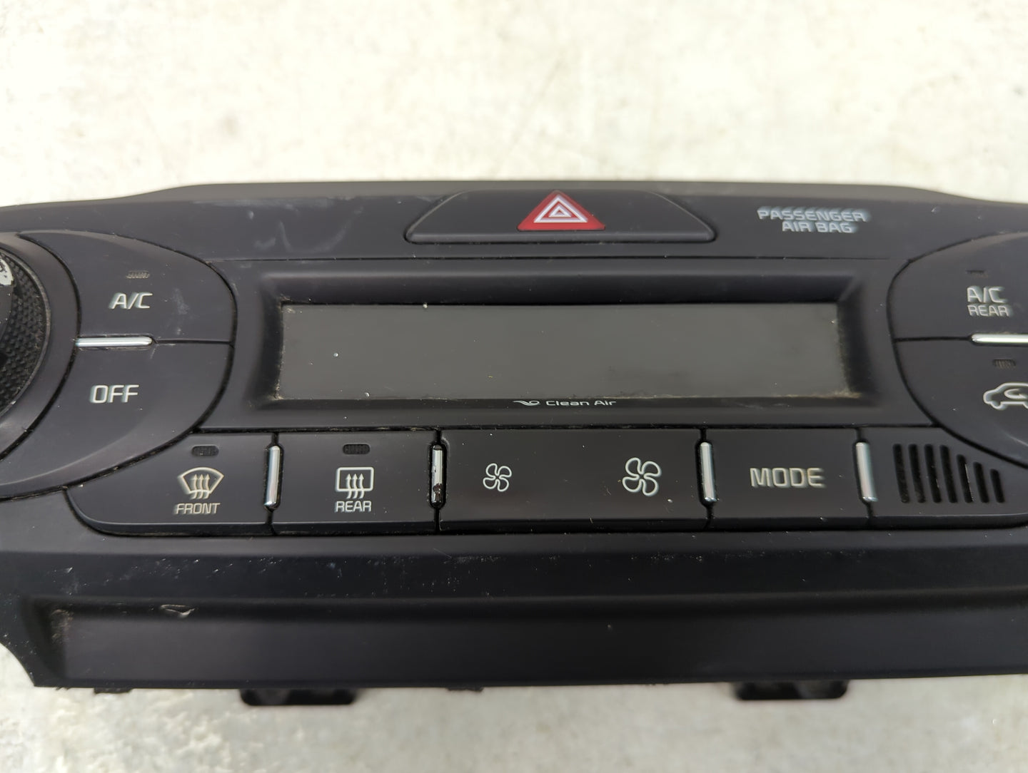 2016 Kia Sorento Climate Control Module Temperature AC/Heater Replacement P/N:97250-CS350 Fits OEM Used Auto Parts - Oemused