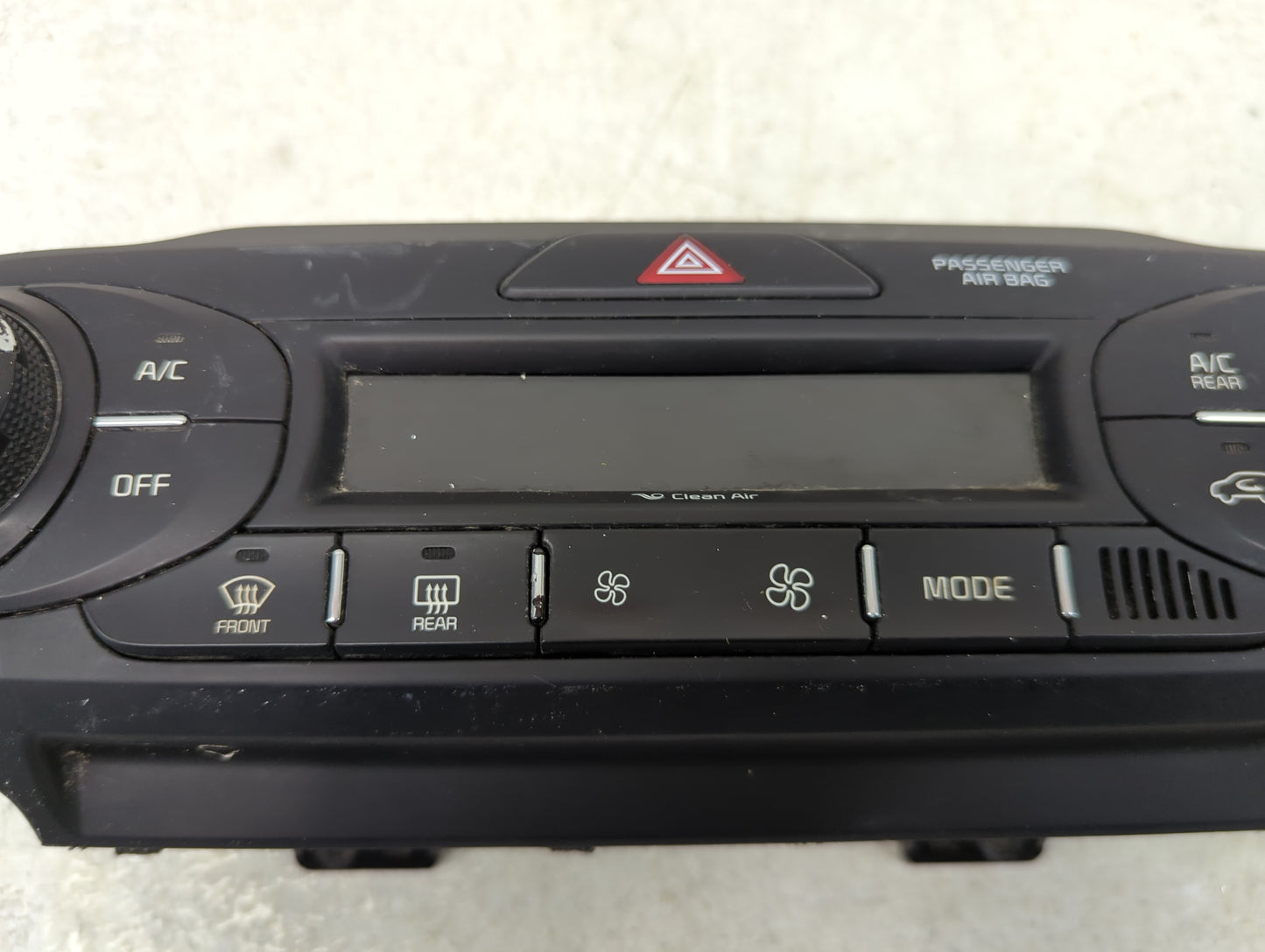 2016 Kia Sorento Climate Control Module Temperature AC/Heater Replacement P/N:97250-CS350 Fits OEM Used Auto Parts - Oemused
