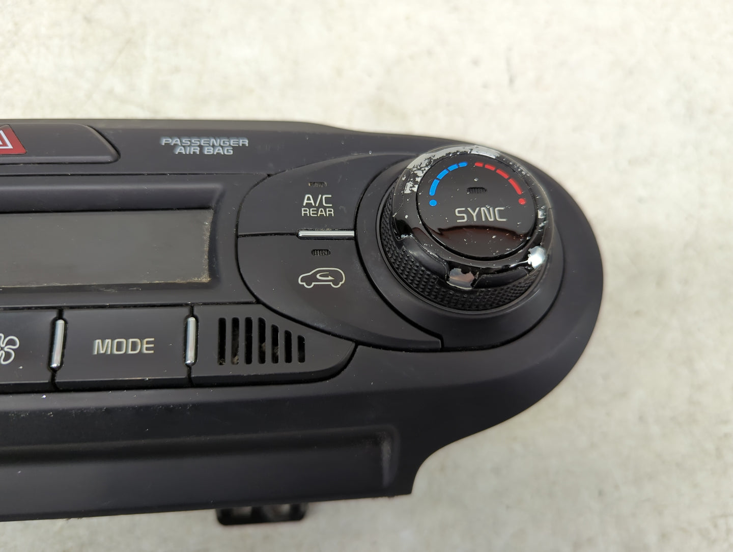 2016 Kia Sorento Climate Control Module Temperature AC/Heater Replacement P/N:97250-CS350 Fits OEM Used Auto Parts - Oemused