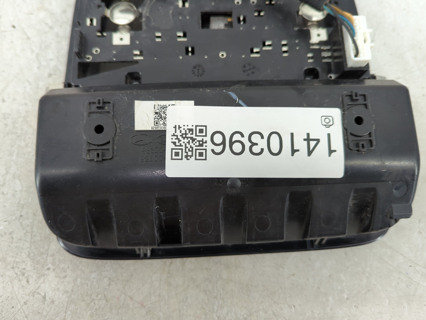 2016 Kia Sorento Overhead Roof Console - Oemusedautoparts1.com