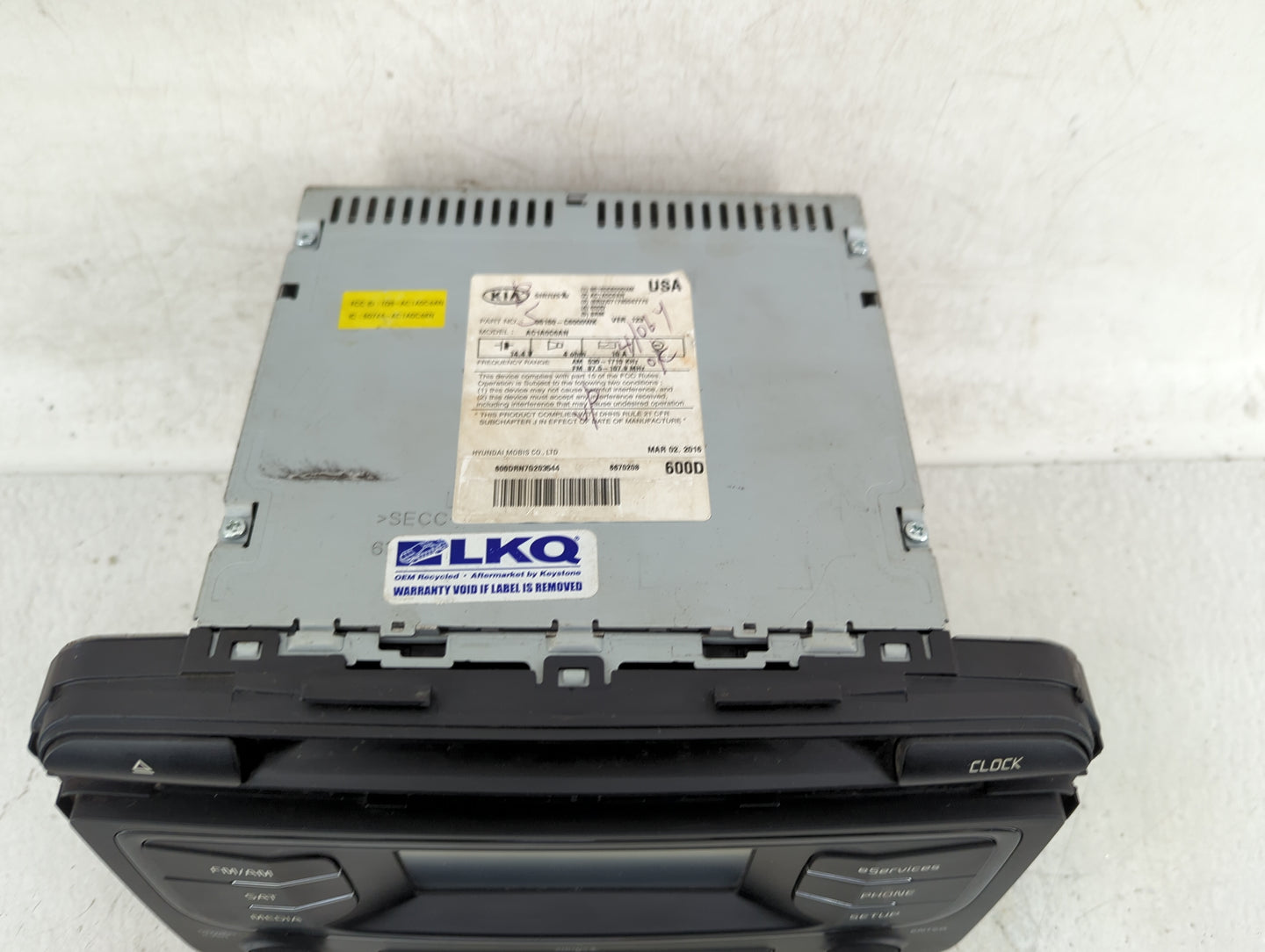 2016-2018 Kia Sorento Radio AM FM Cd Player Receiver Replacement P/N:96180-C6000WK Fits Fits 2016 2017 2018 OEM Used Auto Pa
