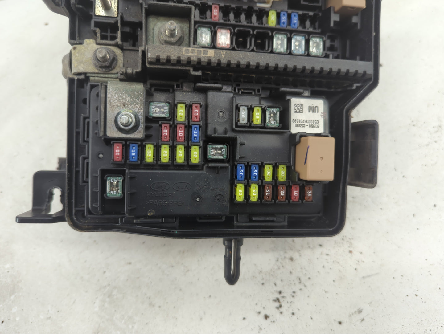 2016-2018 Kia Sorento Fusebox Fuse Box Panel Relay Module P/N:91941-C6020 Fits Fits 2016 2017 2018 OEM Used Auto Parts - Oem