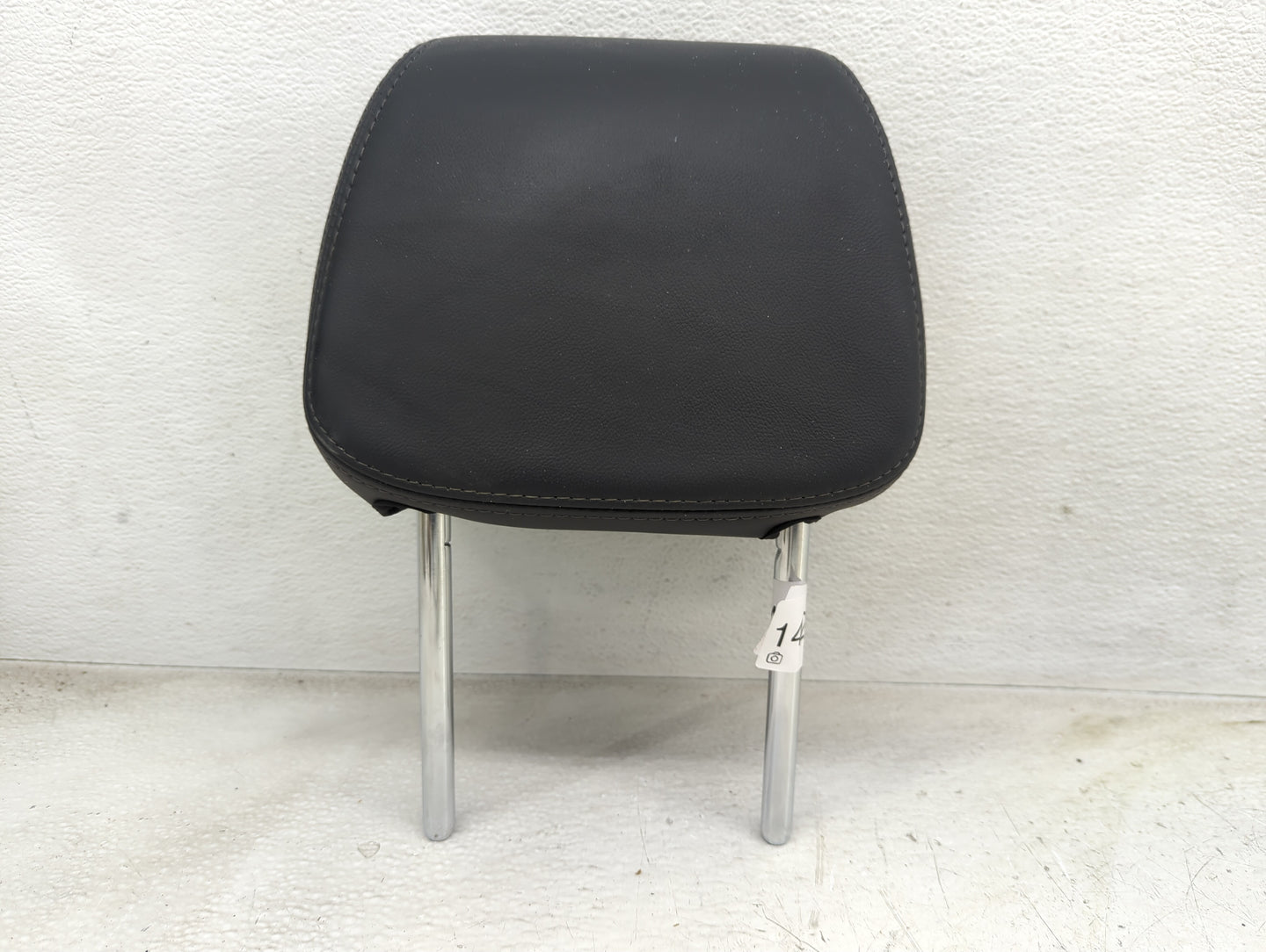 2016-2018 Kia Sorento Headrest Head Rest Front Driver Passenger Seat - Oemusedautoparts1.com