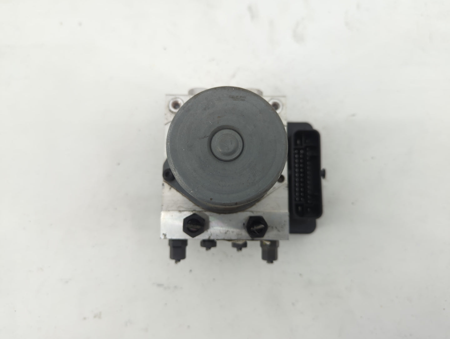 2016-2018 Kia Sorento ABS Pump Control Module Replacement P/N:58900-C6840 Fits Fits 2016 2017 2018 OEM Used Auto Parts - Oem