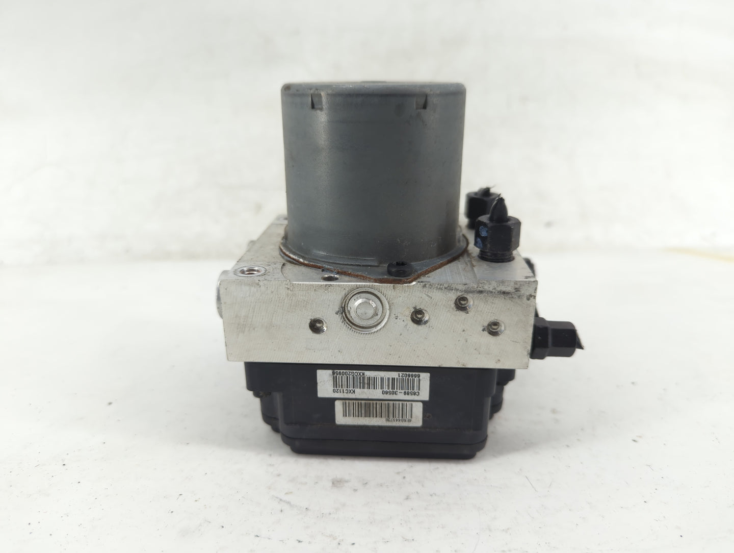 2016-2018 Kia Sorento ABS Pump Control Module Replacement P/N:58900-C6840 Fits Fits 2016 2017 2018 OEM Used Auto Parts - Oem