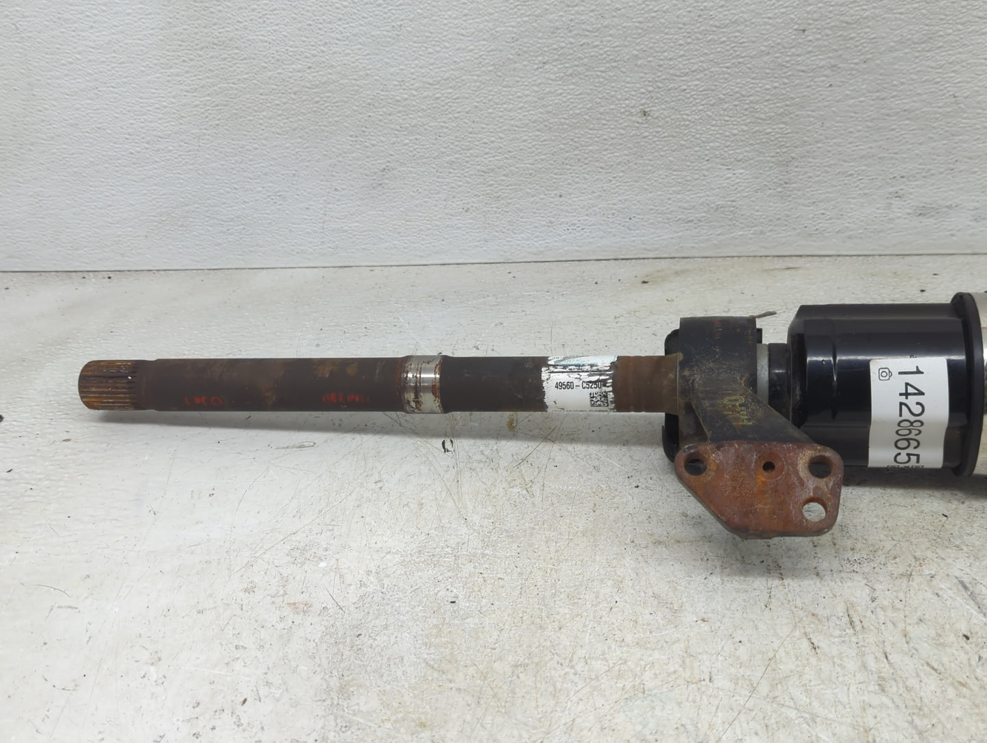 2016-2018 Kia Sorento Axle Shaft Front Driver Cv C/v 1428665 - Oemusedautoparts1.com