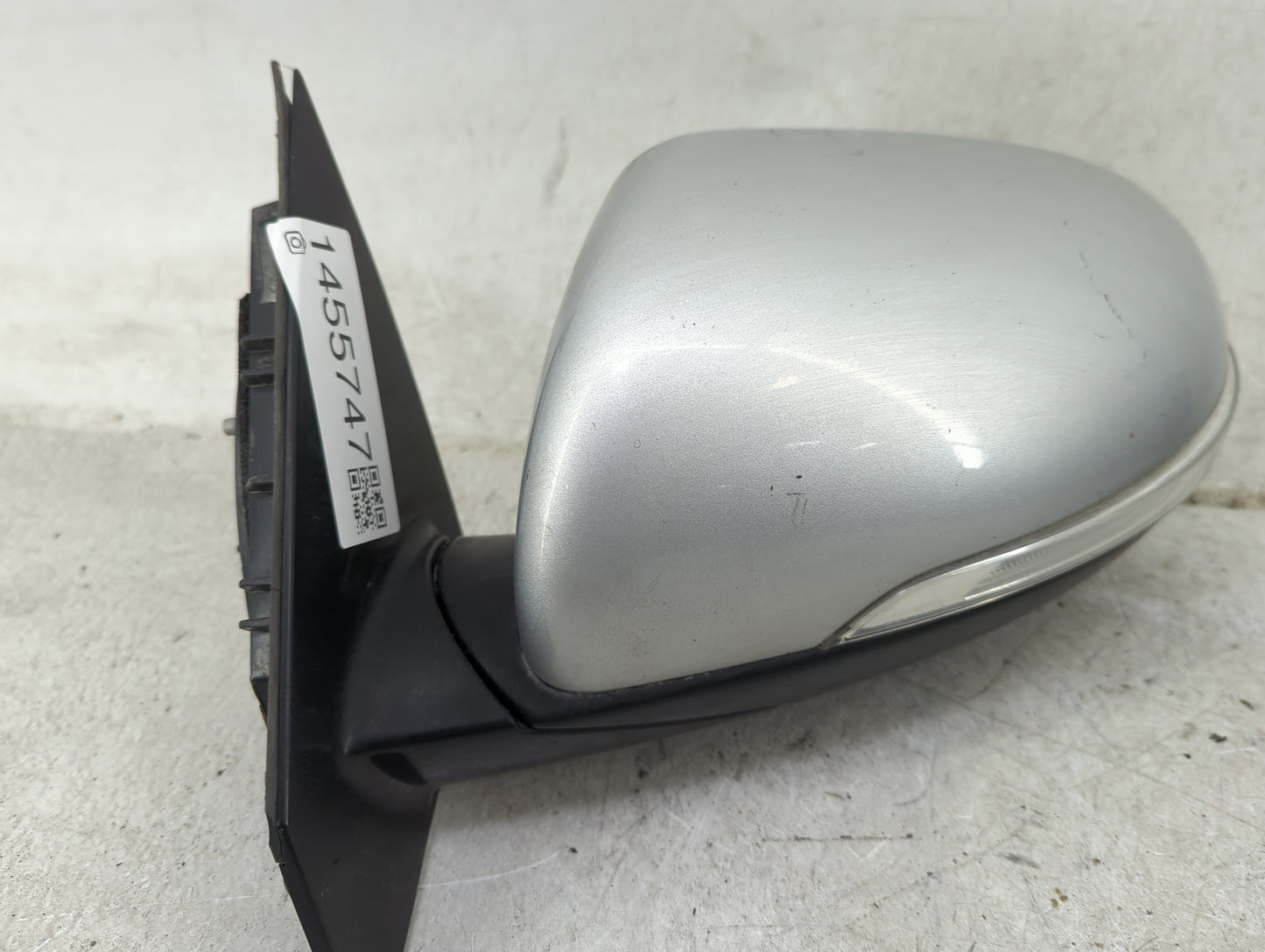 2016-2020 Kia Sorento Driver Side View Mirror - Left Door Mirror OEM Used - Oemusedautoparts1.com