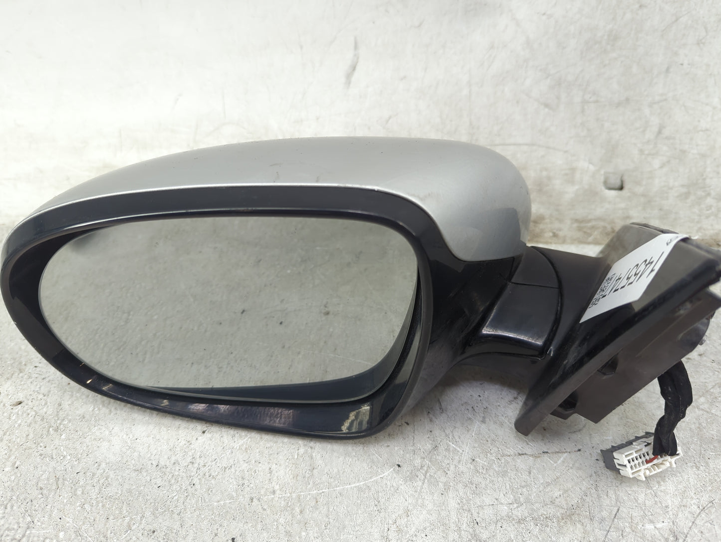 2016-2020 Kia Sorento Driver Side View Mirror - Left Door Mirror OEM Used - Oemusedautoparts1.com