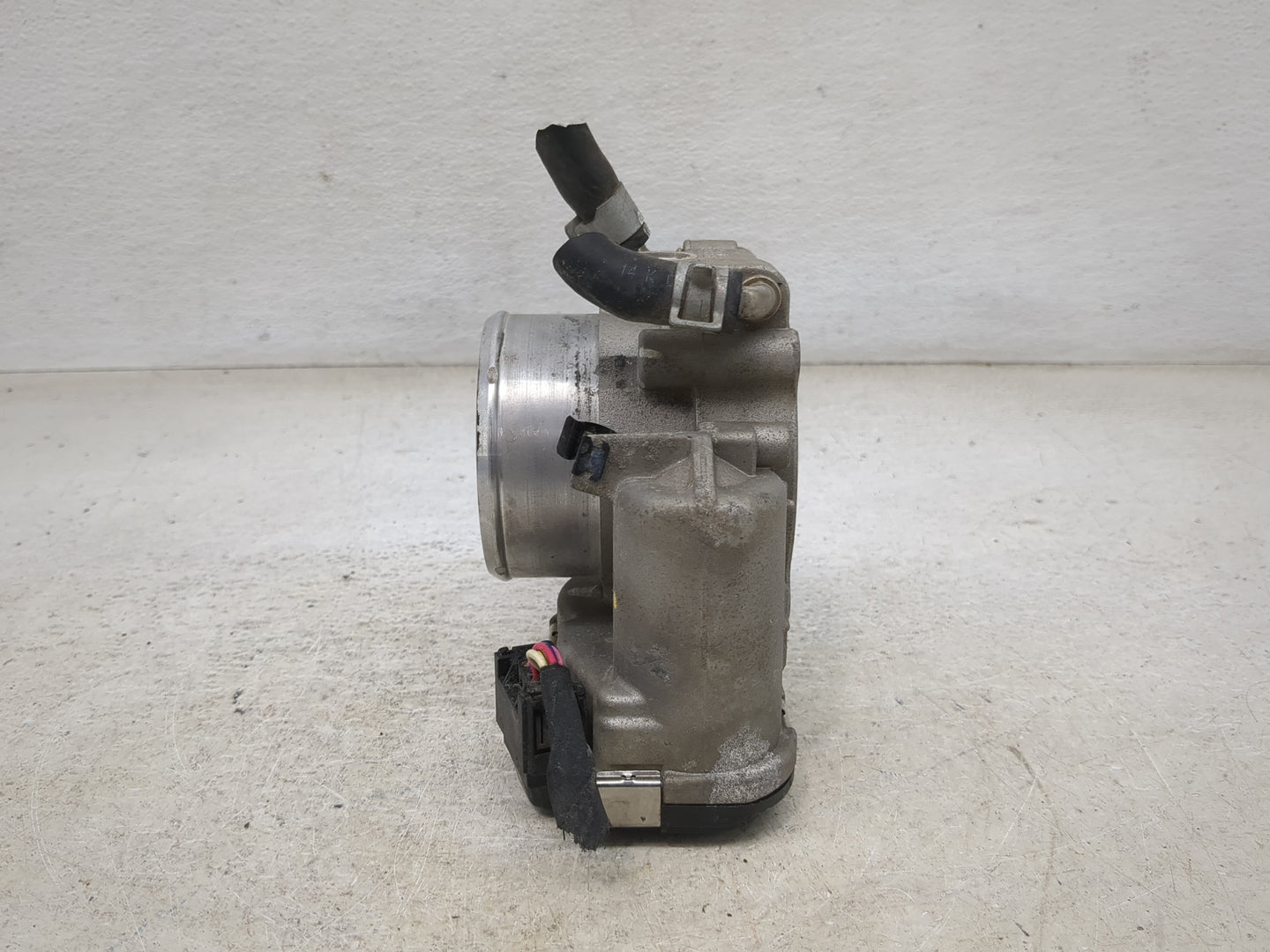 2016-2020 Kia Sorento Throttle Body P/N:35100-2G600 0280750618 Fits Fits 2015 2016 2017 2018 2019 2020 2021 OEM Used Auto Pa
