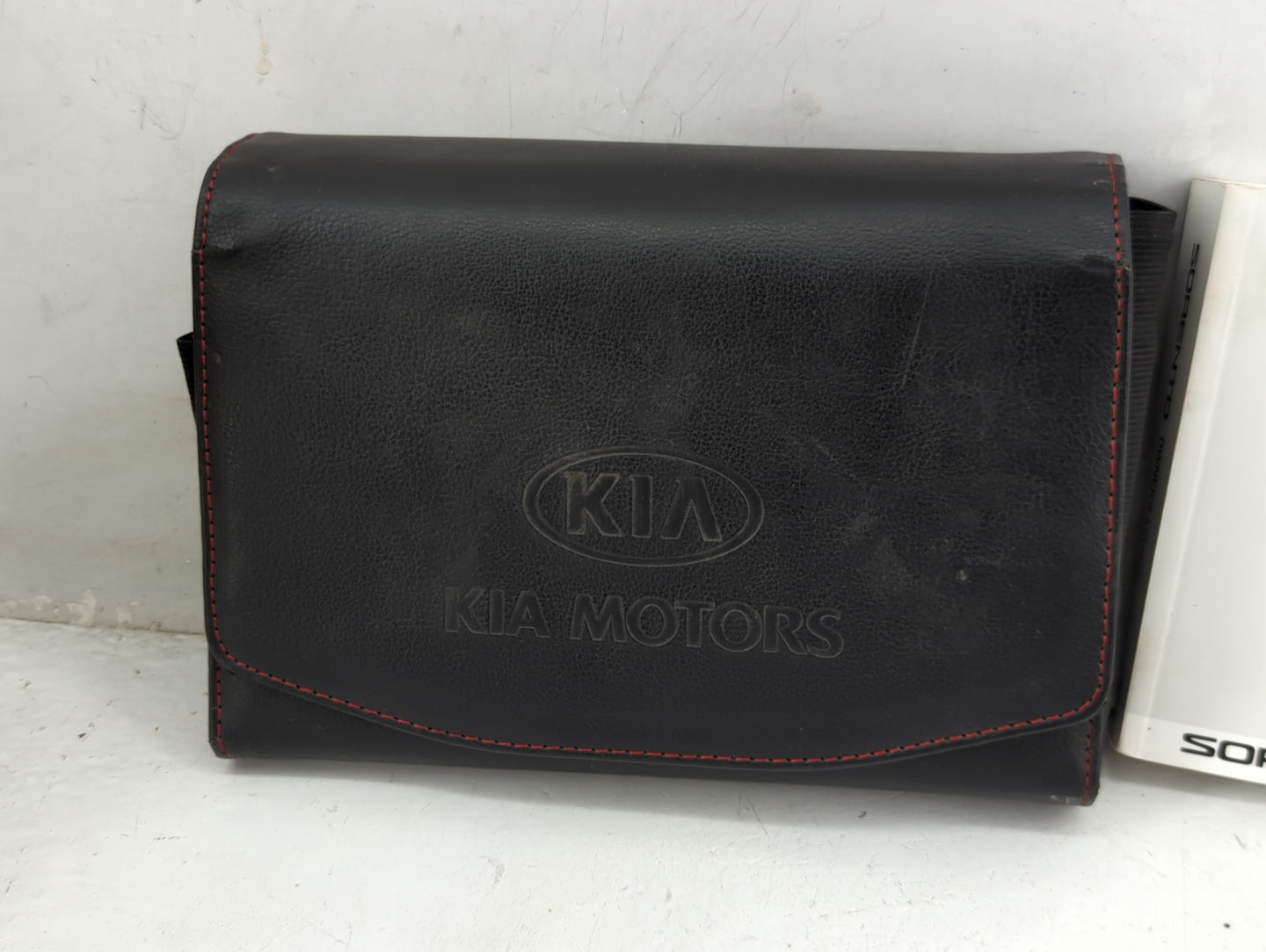 2016 Kia Sorento Owners Manual Book Guide P/N:GXG5-EU4DA OEM Used Auto Parts - Oemusedautoparts1.com