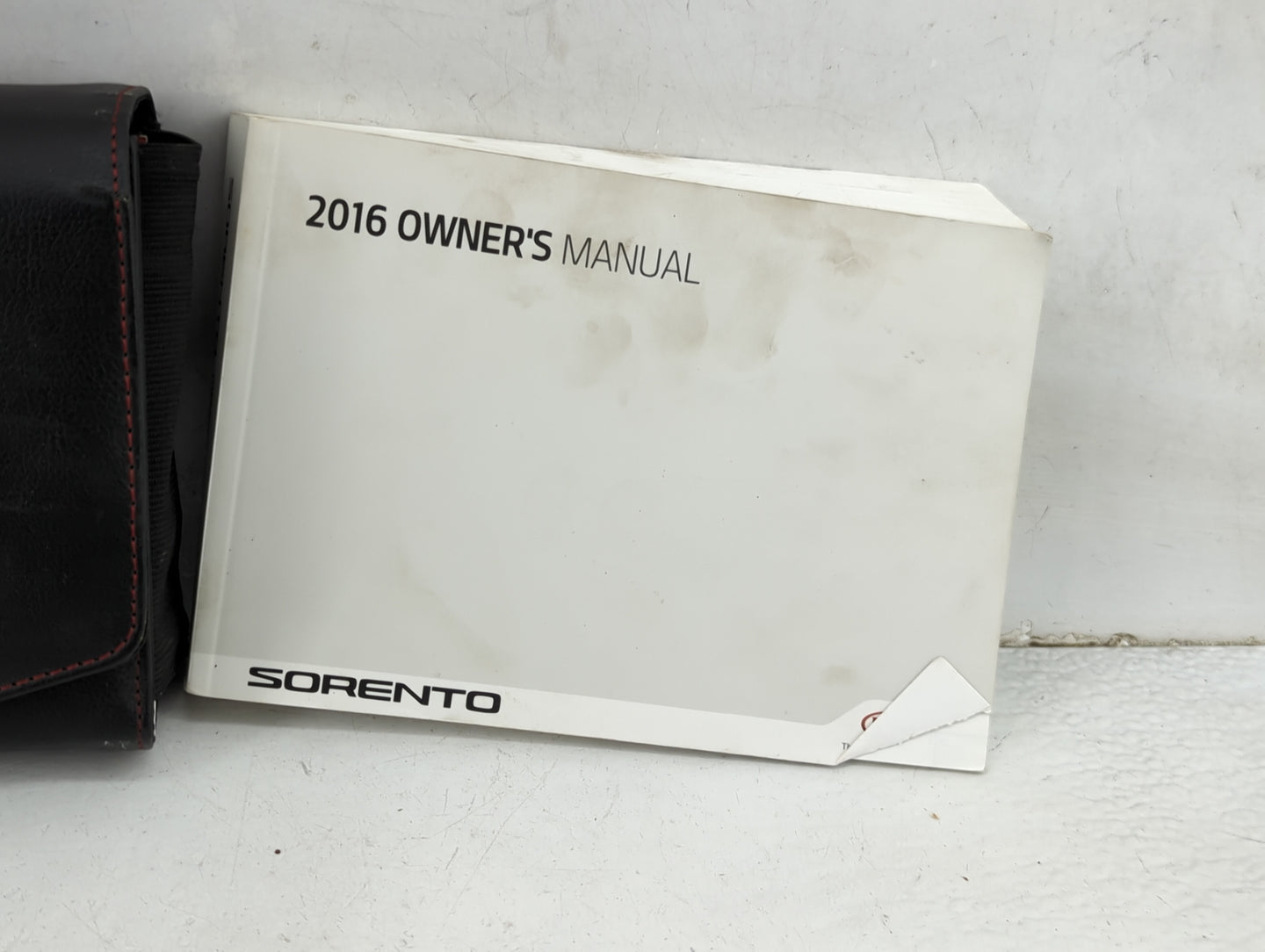 2016 Kia Sorento Owners Manual Book Guide P/N:GXG5-EU4DA OEM Used Auto Parts - Oemusedautoparts1.com
