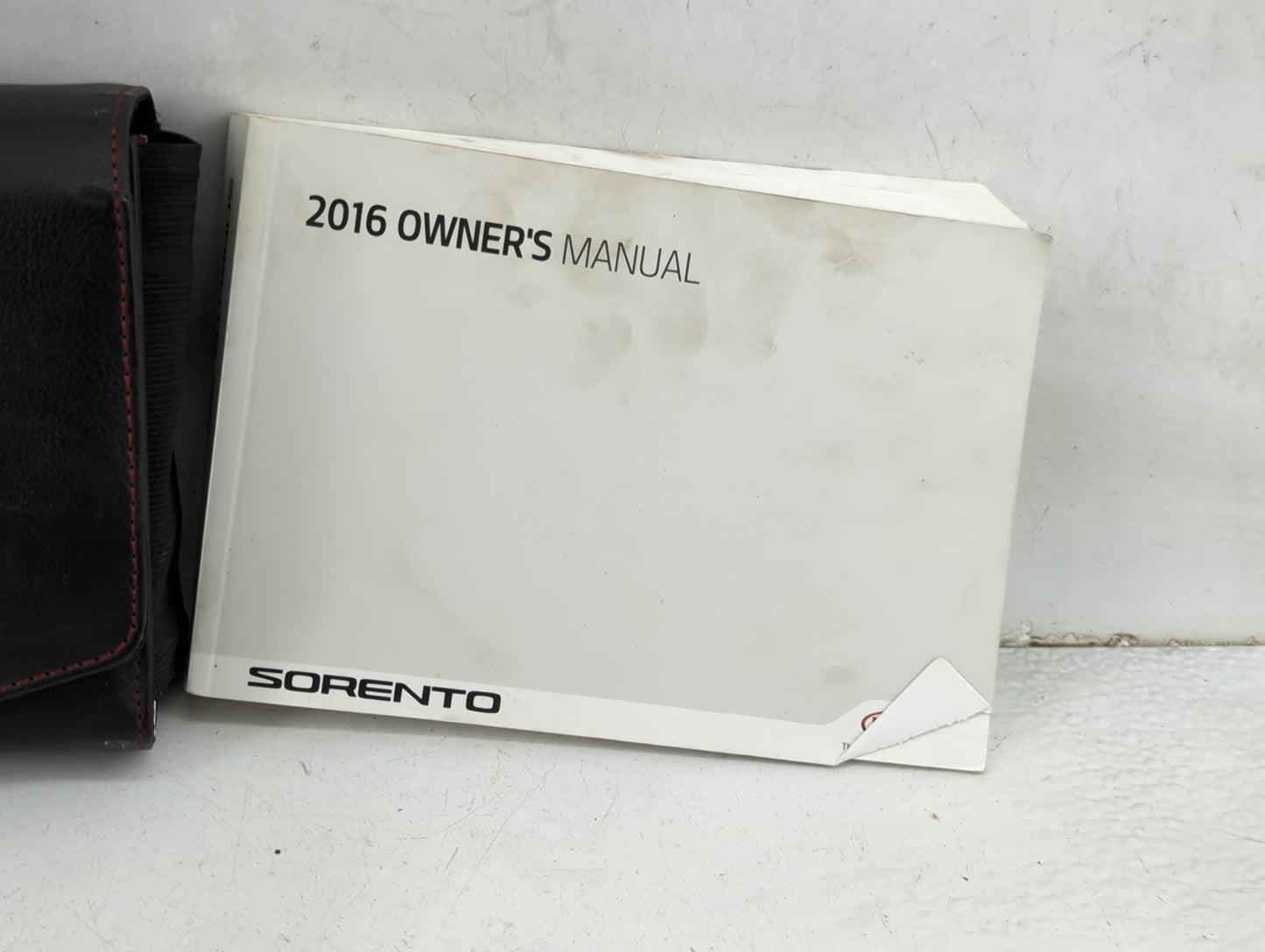 2016 Kia Sorento Owners Manual Book Guide P/N:GXG5-EU4DA OEM Used Auto Parts - Oemusedautoparts1.com