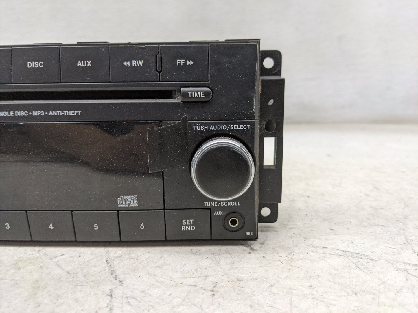 2016-2018 Kia Sorento Radio AM FM Cd Player Receiver Replacement P/N:P68252824AD Fits Fits 2016 2017 2018 OEM Used Auto Part