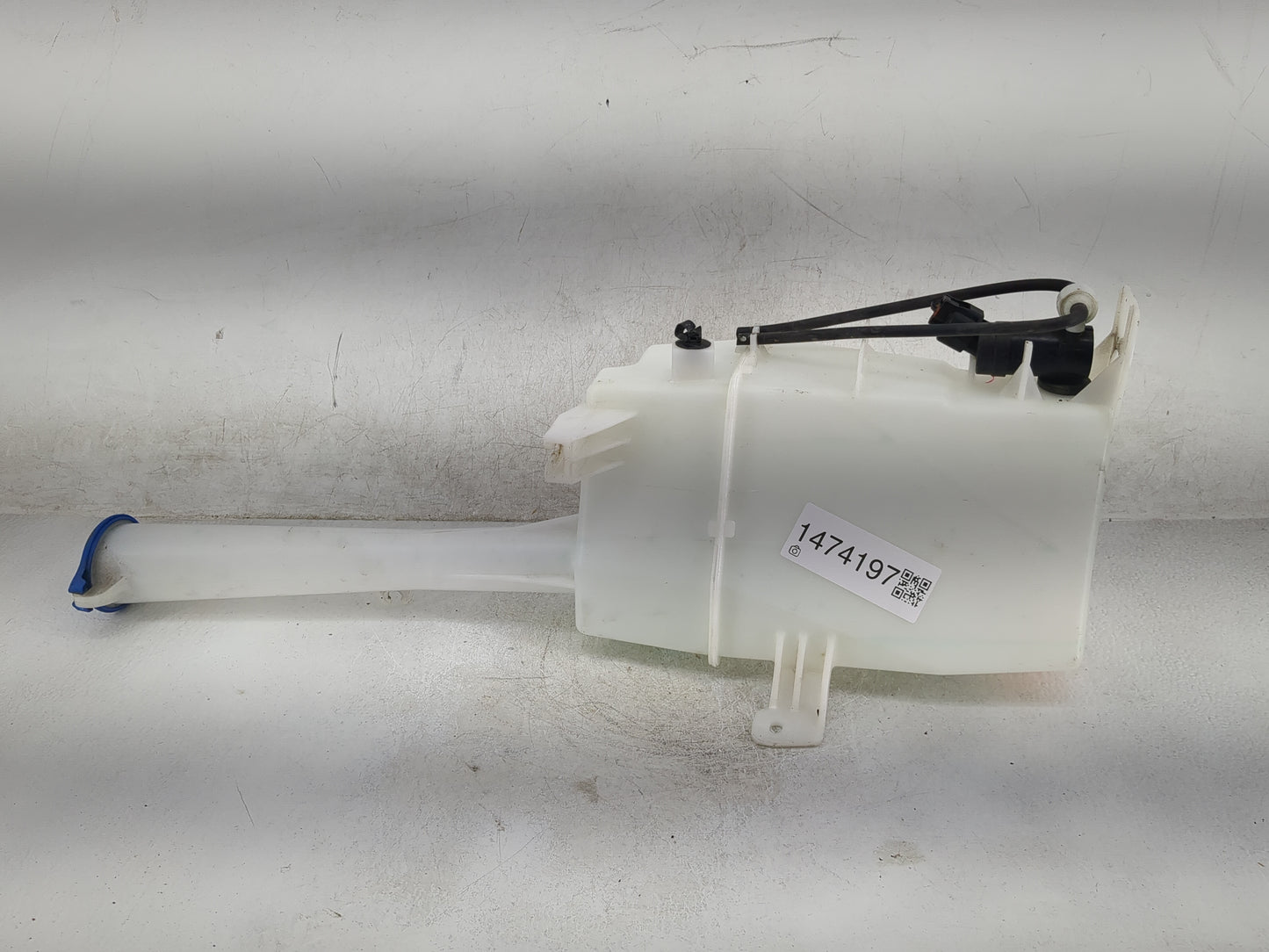 2016-2020 Kia Sorento Windshield Washer Fluid Reservoir Bottle Oem 1474197 - Oemusedautoparts1.com