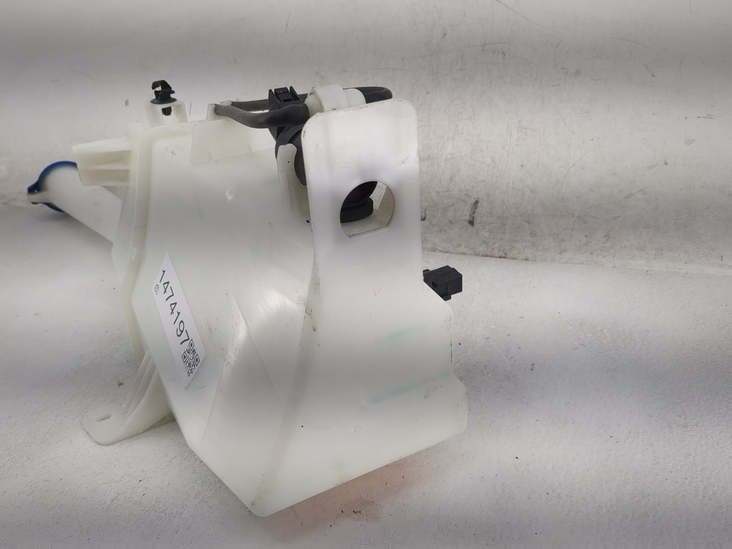 2016-2020 Kia Sorento Windshield Washer Fluid Reservoir Bottle Oem 1474197 - Oemusedautoparts1.com
