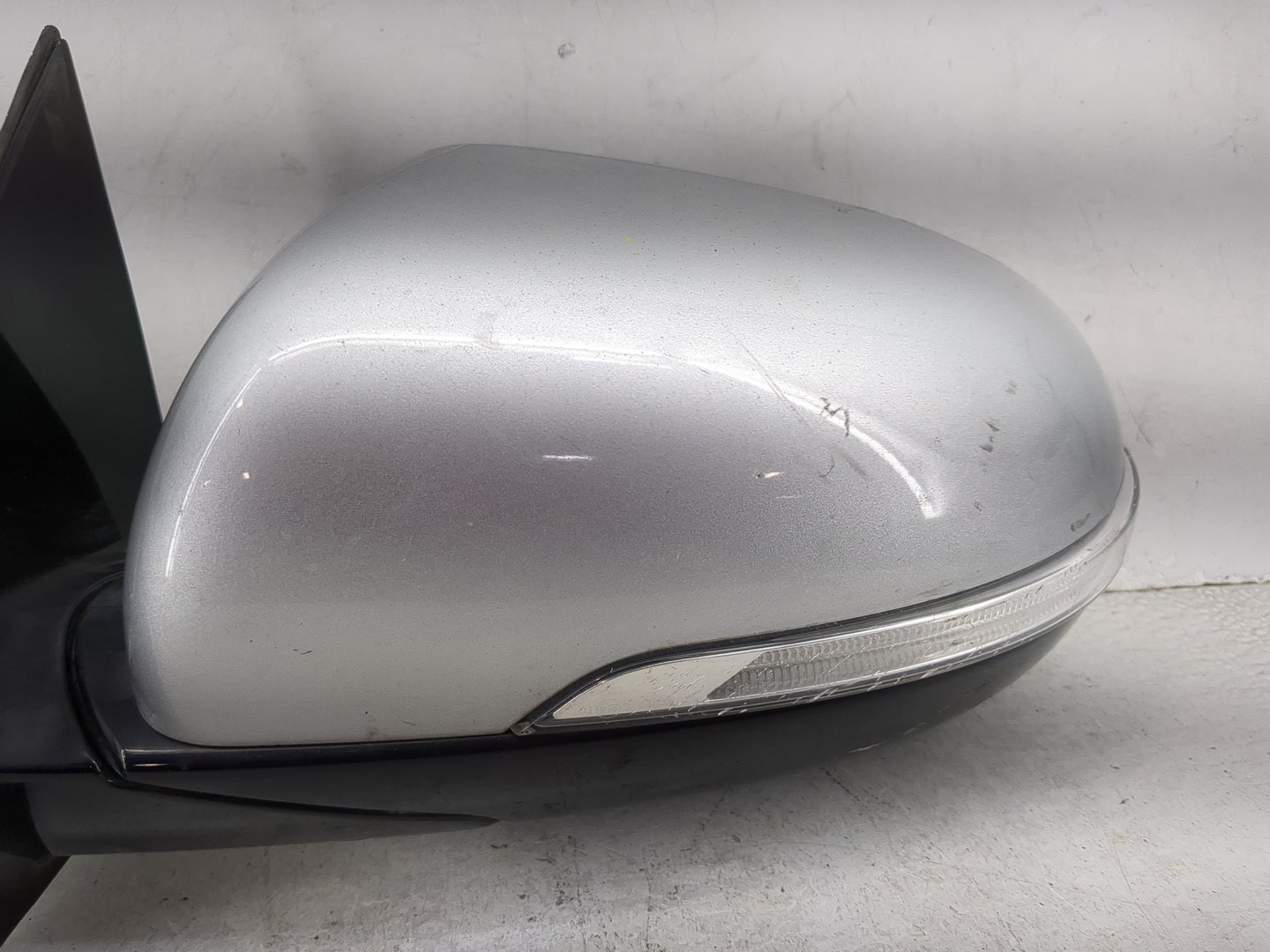 2016-2020 Kia Sorento Driver Side View Mirror - Left Door Mirror OEM Used - Oemusedautoparts1.com