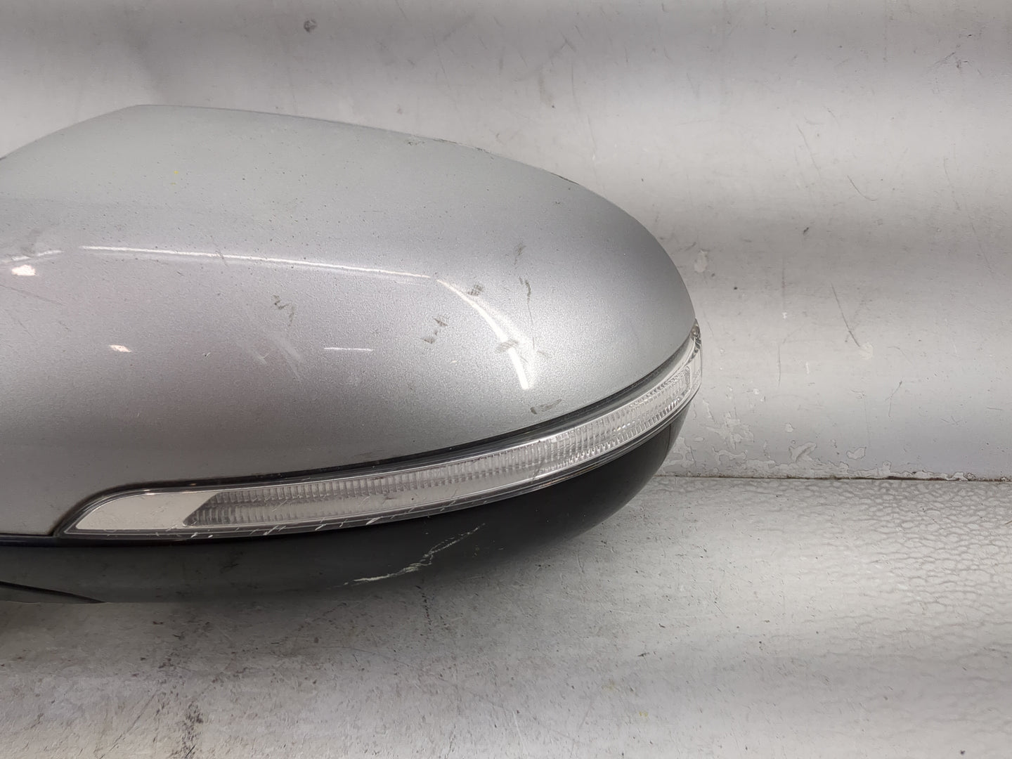 2016-2020 Kia Sorento Driver Side View Mirror - Left Door Mirror OEM Used - Oemusedautoparts1.com