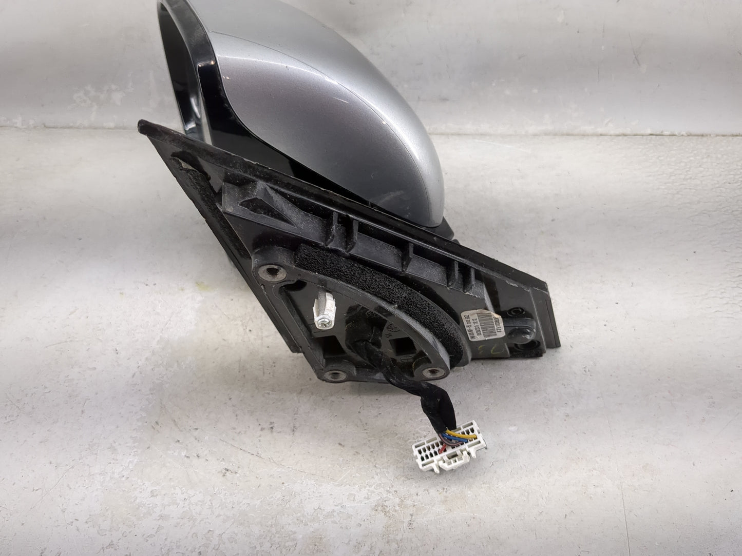 2016-2020 Kia Sorento Driver Side View Mirror - Left Door Mirror OEM Used - Oemusedautoparts1.com