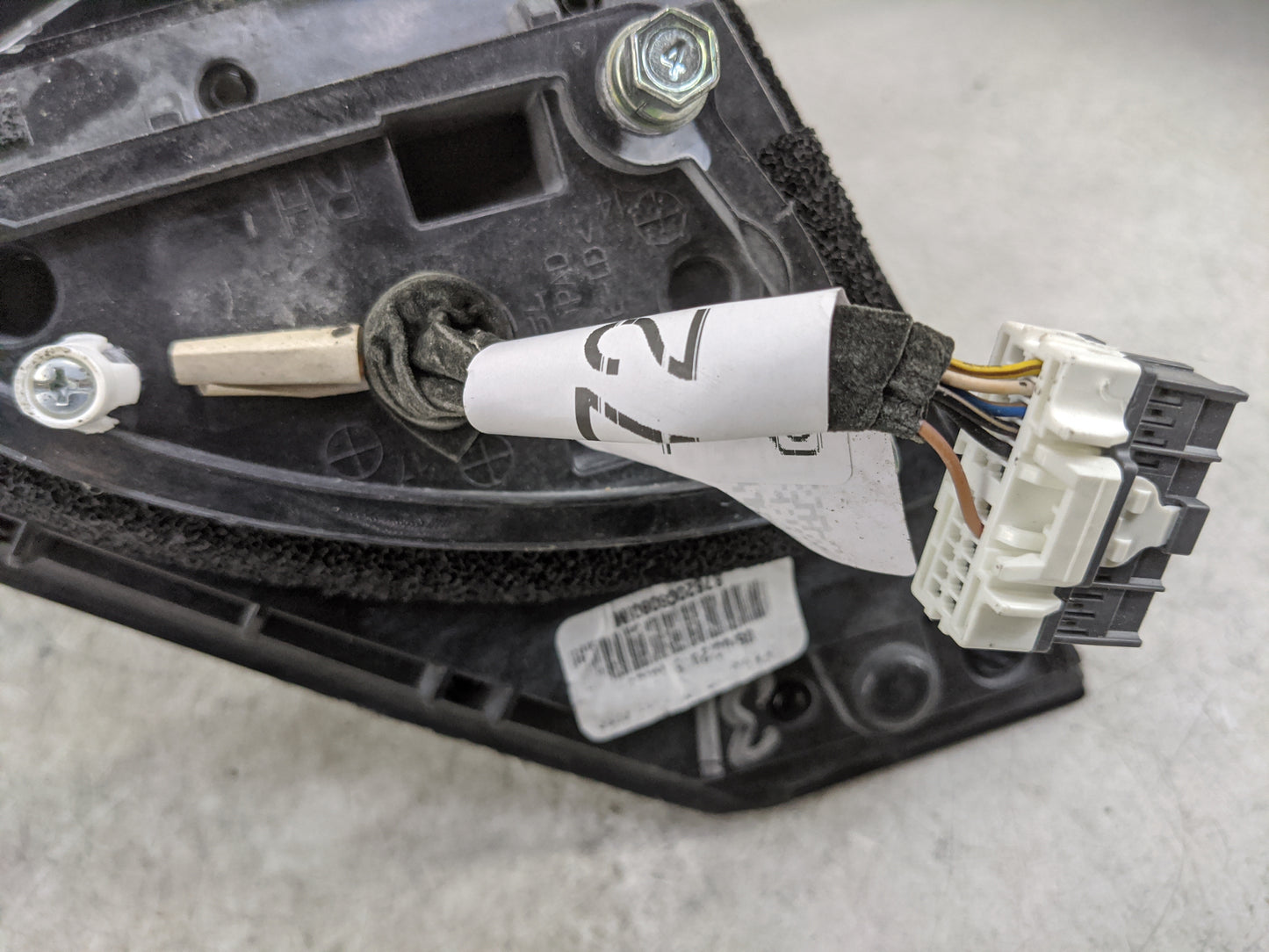 2016-2020 Kia Sorento Passenger Side View Mirror - Right Door Mirror OEM Used - Oemusedautoparts1.com