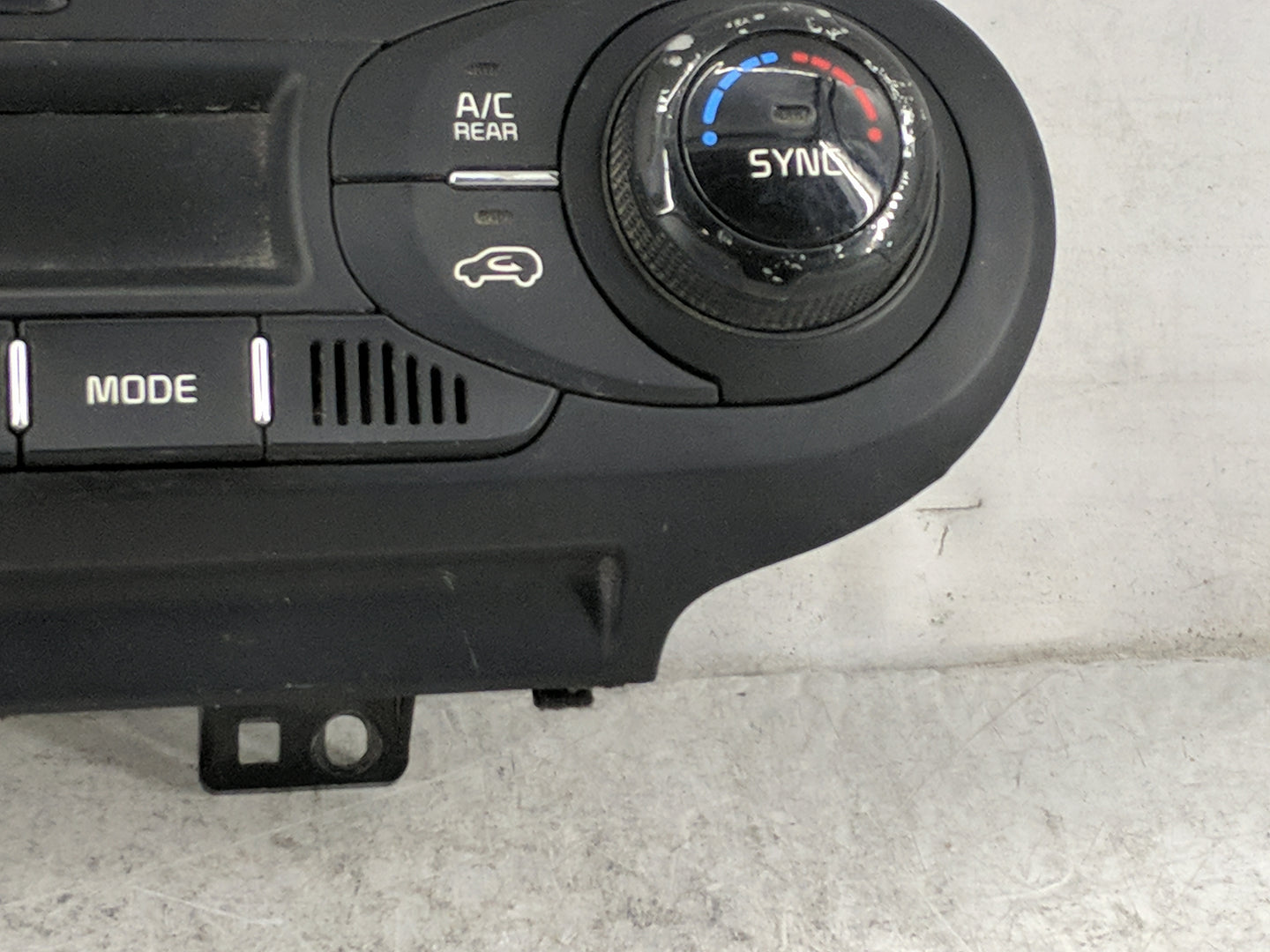 2016 Kia Sorento Climate Control Module Temperature AC/Heater Replacement P/N:97250-C6350 Fits OEM Used Auto Parts - Oemused