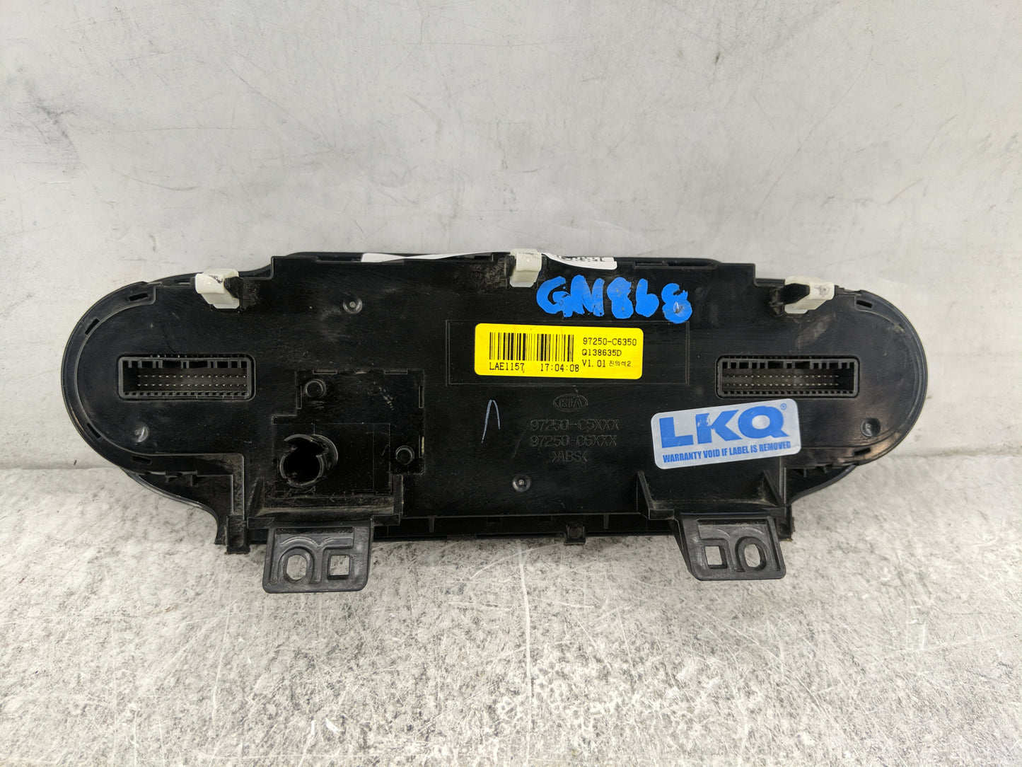 2016 Kia Sorento Climate Control Module Temperature AC/Heater Replacement P/N:97250-C6350 Fits OEM Used Auto Parts - Oemused