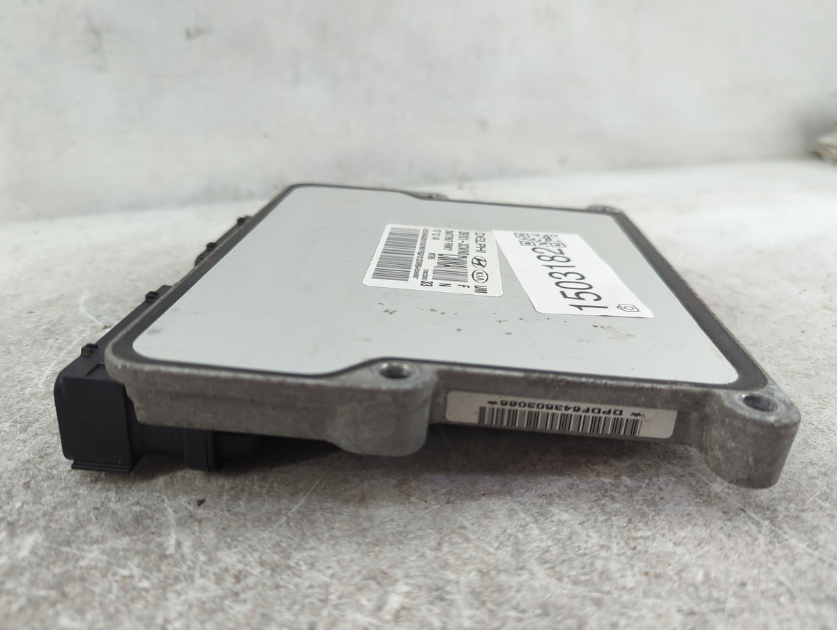 2016-2017 Kia Sorento PCM Engine Control Computer ECU ECM PCU OEM P/N:39101-3CWN0 28477967 Fits Fits 2016 2017 OEM Used Auto